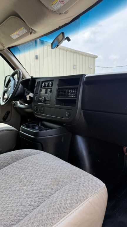 2013 Chevrolet Express Image 16