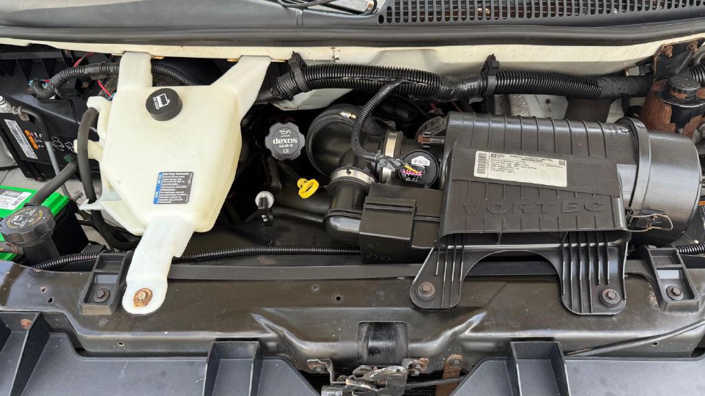 2013 Chevrolet Express Image 19