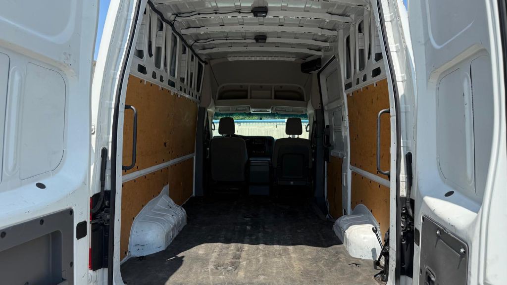 2019 Nissan NV Image 18