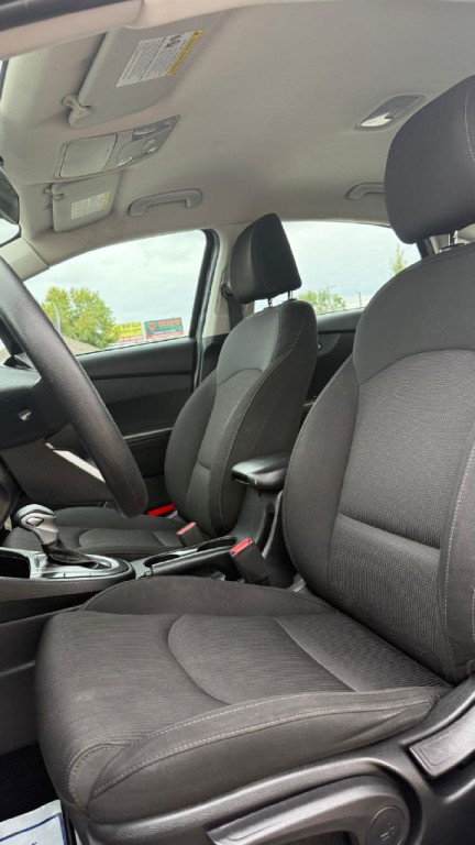 2021 Kia Forte Image 8