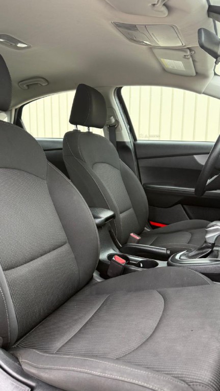 2021 Kia Forte Image 15