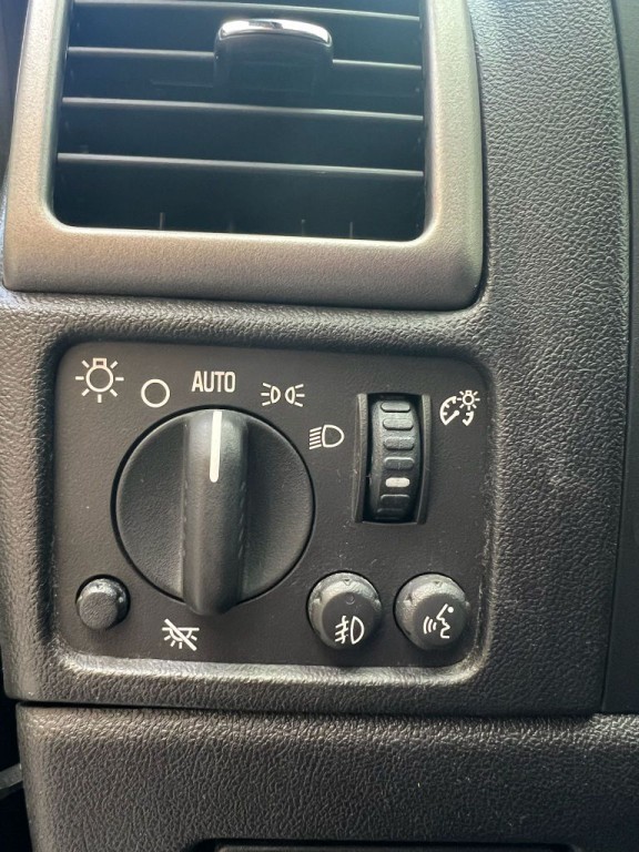 2011 Chevrolet Colorado Image 20