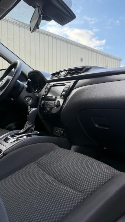 2020 Nissan Rogue Image 16
