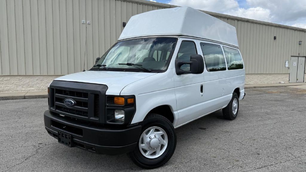 2008 Ford Econoline Image 1