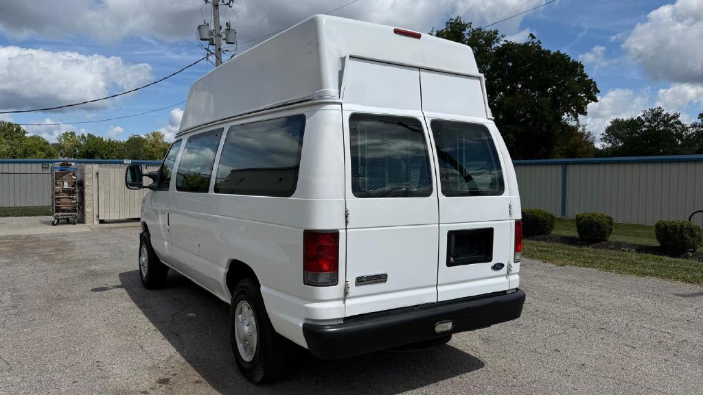 2008 Ford Econoline Image 3