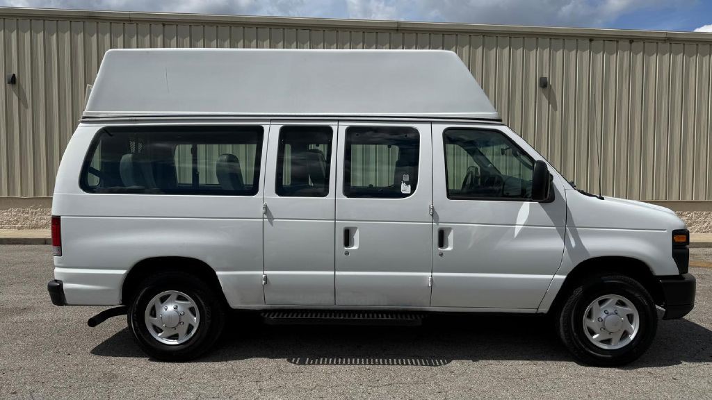 2008 Ford Econoline Image 6