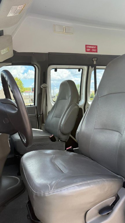 2008 Ford Econoline Image 10
