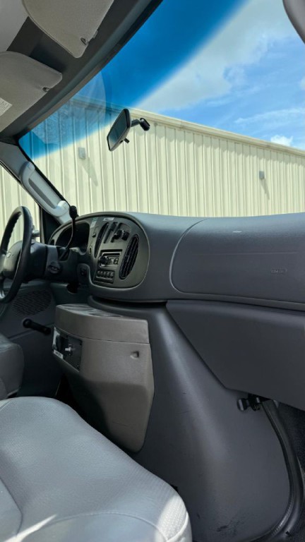 2008 Ford Econoline Image 14