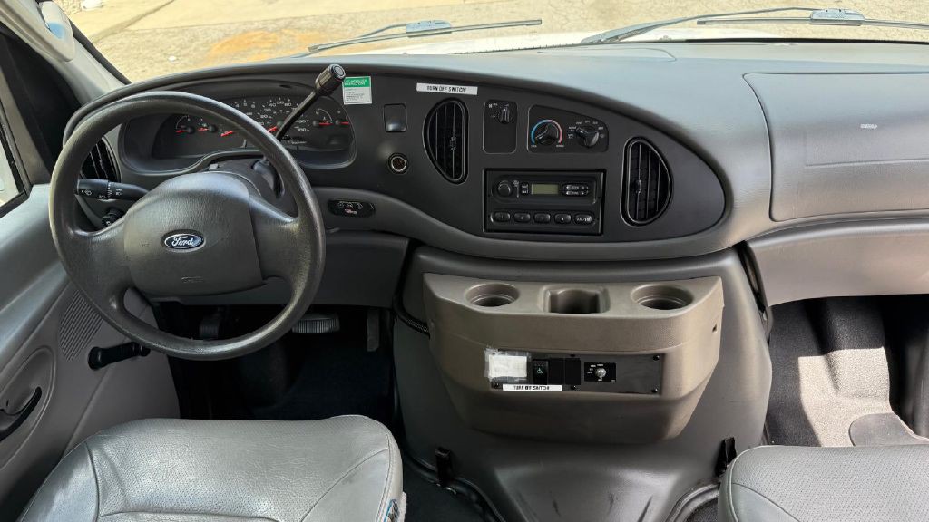 2008 Ford Econoline Image 16