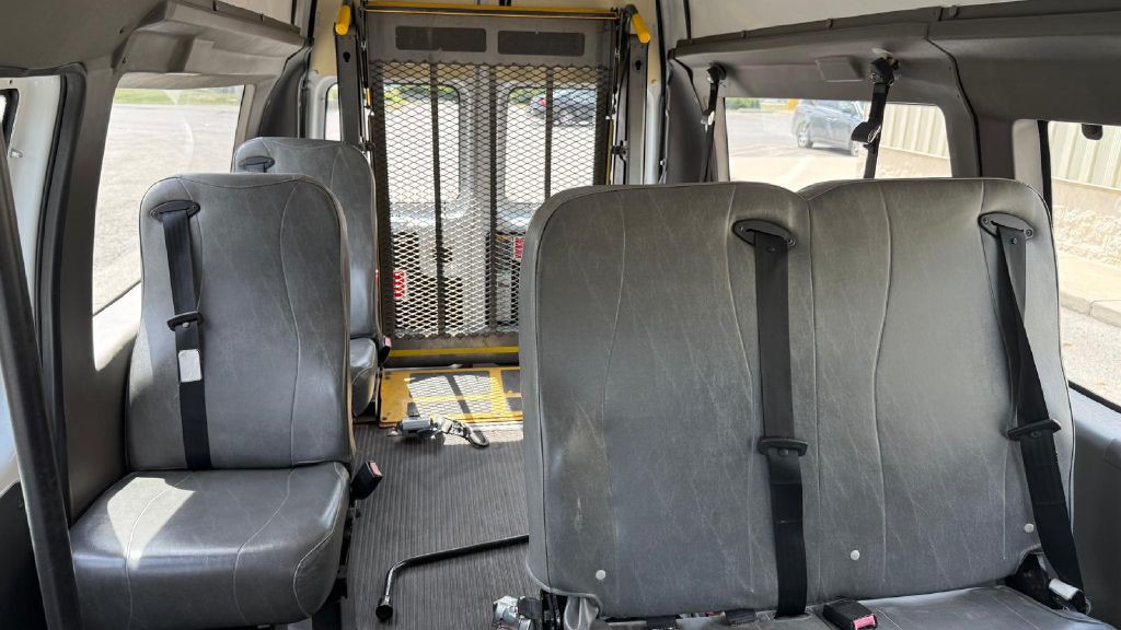 2008 Ford Econoline Image 17