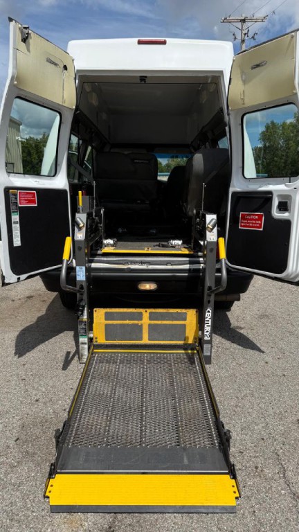 2008 Ford Econoline Image 18