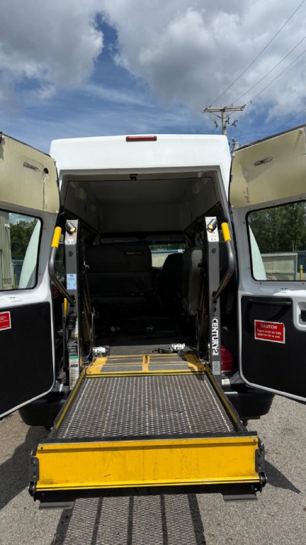 2008 Ford Econoline Image 19