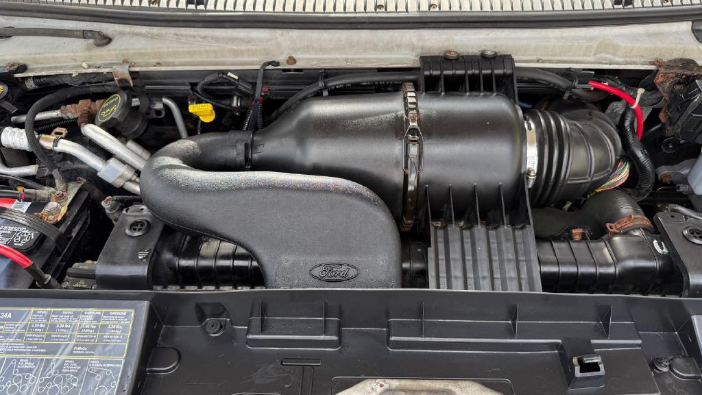 2008 Ford Econoline Image 25