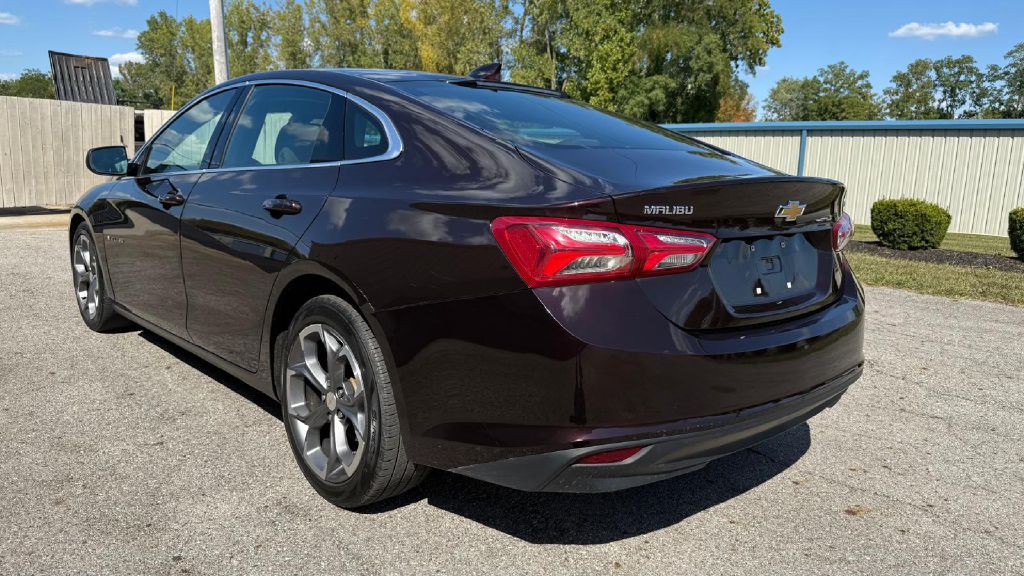 2021 Chevrolet Malibu Image 3