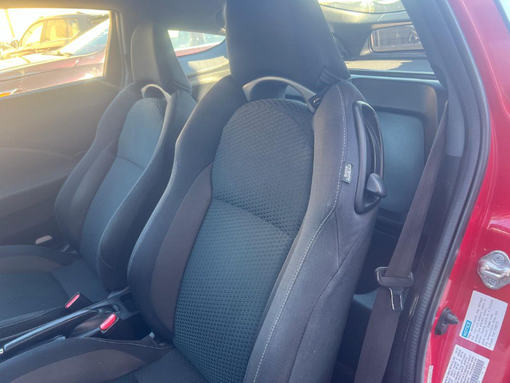 2015 Honda CR-Z Image 24
