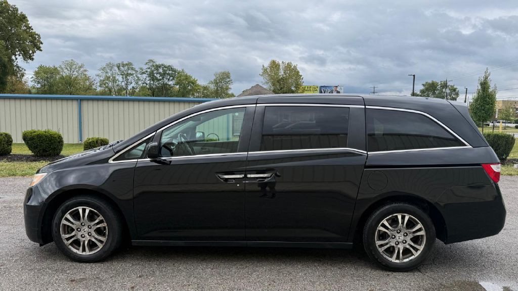 2013 Honda Odyssey Image 2