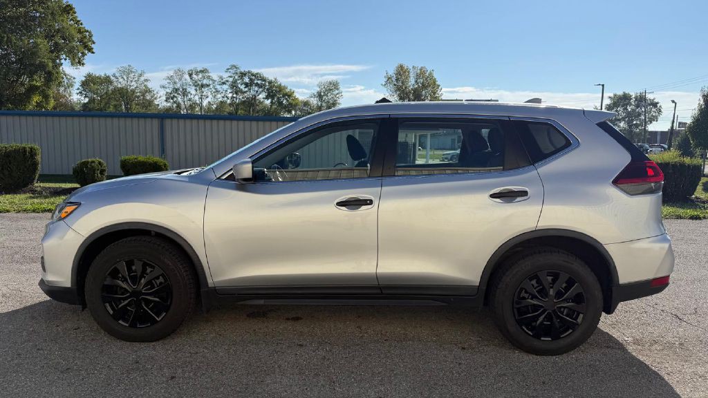 2018 Nissan Rogue Image 2