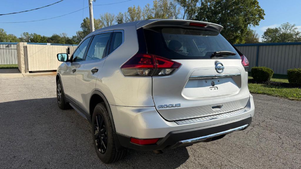 2018 Nissan Rogue Image 3