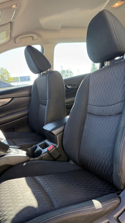 2018 Nissan Rogue Image 10