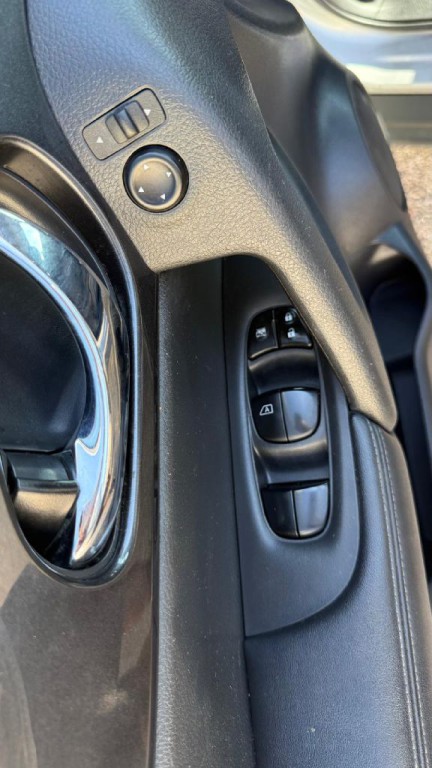 2018 Nissan Rogue Image 11