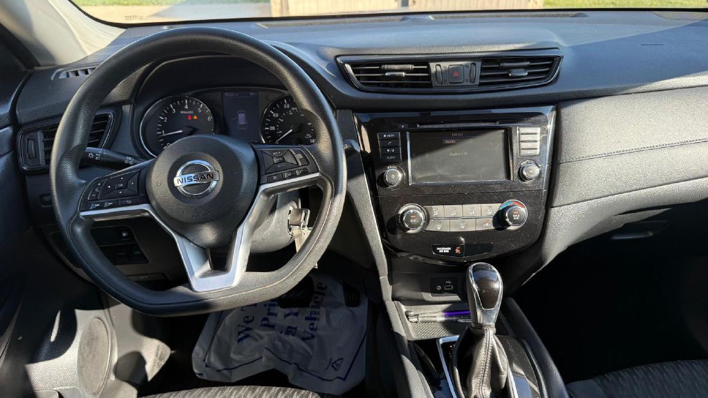 2018 Nissan Rogue Image 12