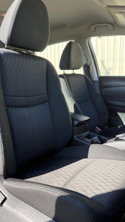 2018 Nissan Rogue Image 17