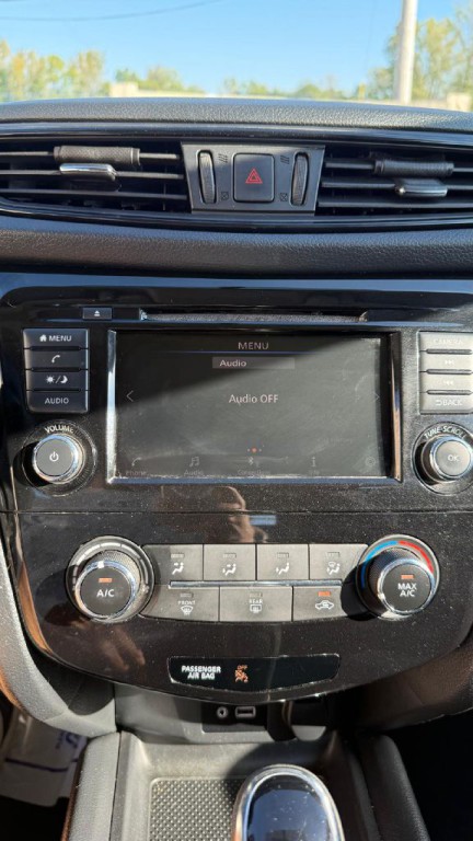 2018 Nissan Rogue Image 22