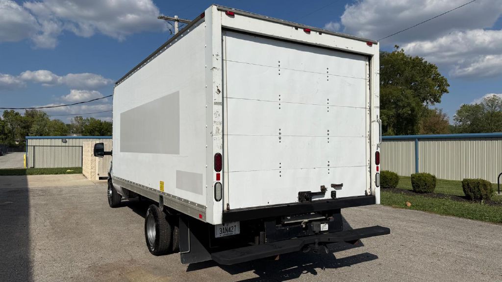 2017 Ford Econoline Image 3