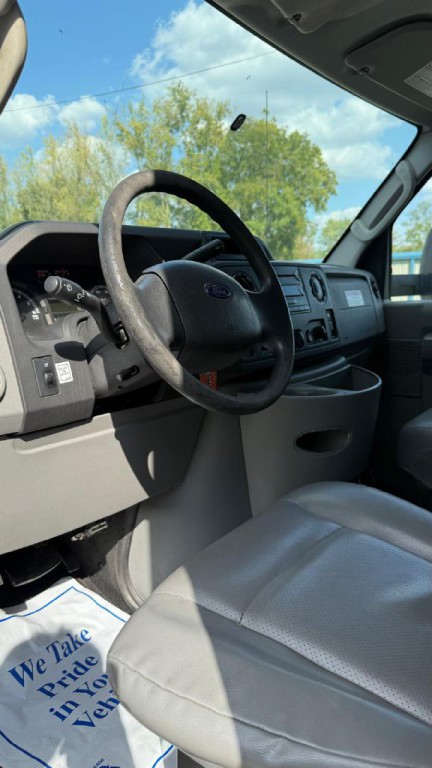 2017 Ford Econoline Image 10