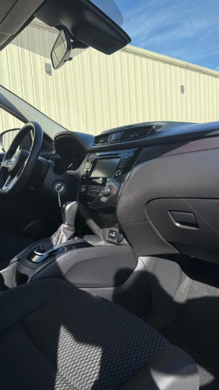 2022 Nissan Rogue Image 13