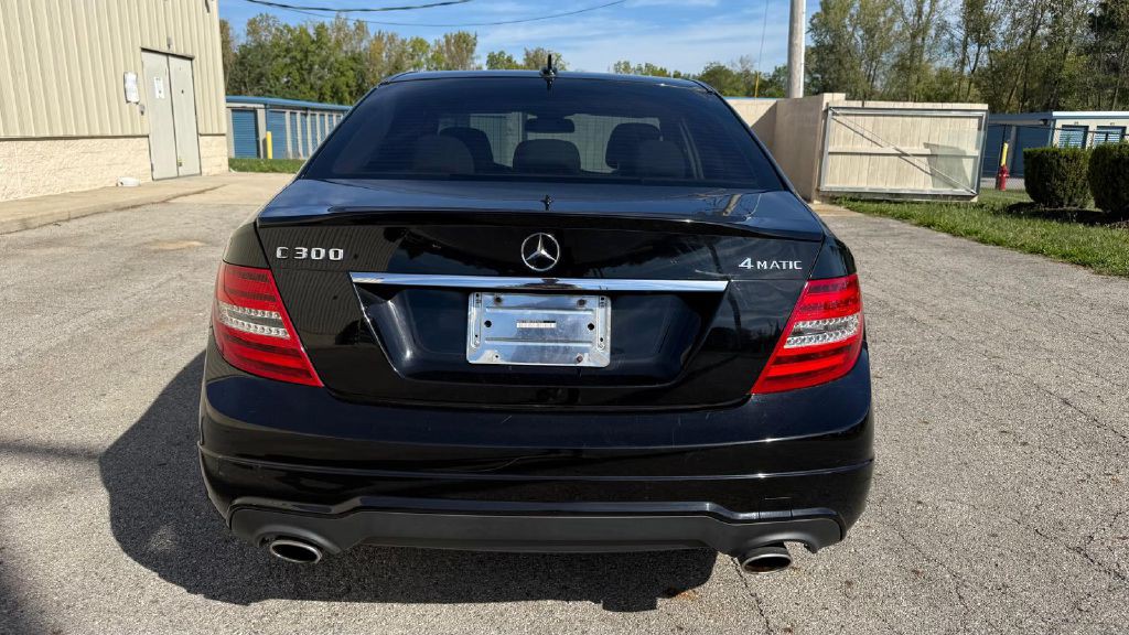 2012 Mercedes-Benz C-Class Image 3