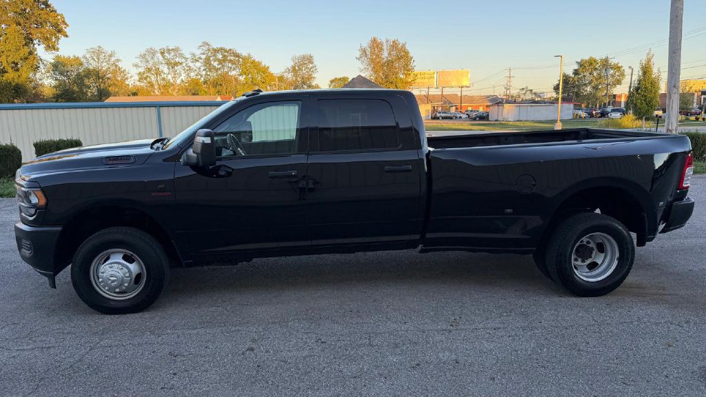 2024 RAM 3500 Image 2