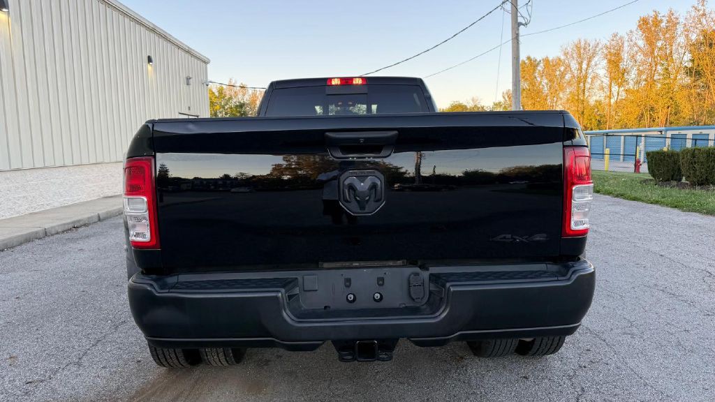 2024 RAM 3500 Image 4