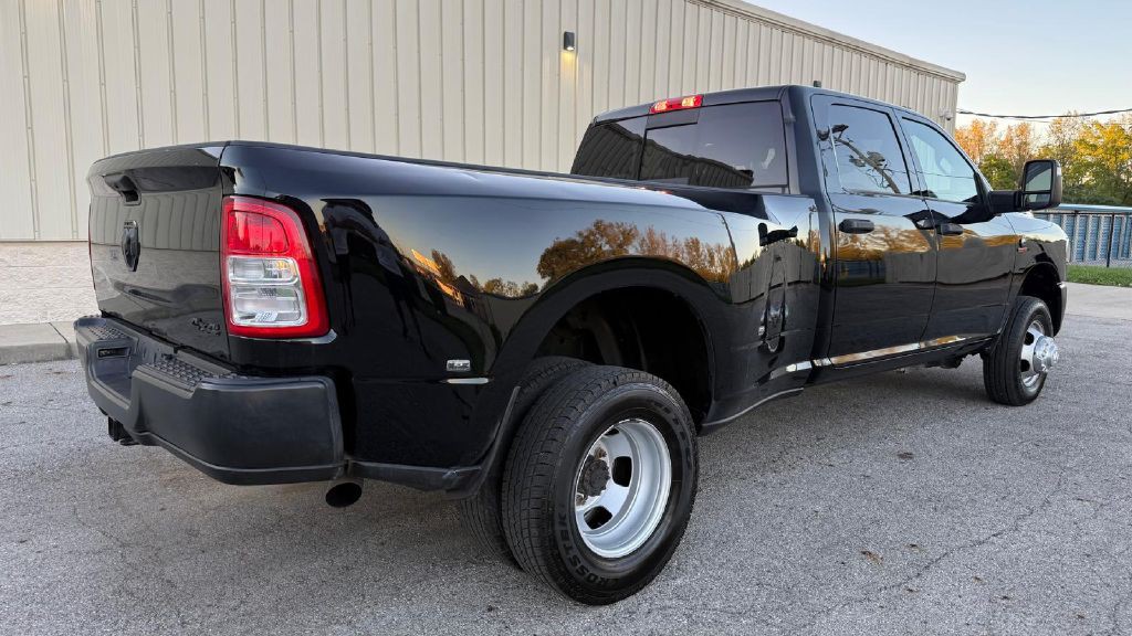 2024 RAM 3500 Image 5