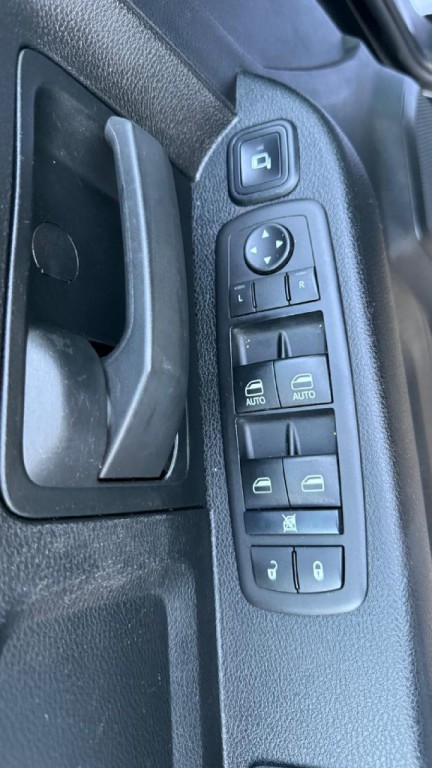 2024 RAM 3500 Image 11