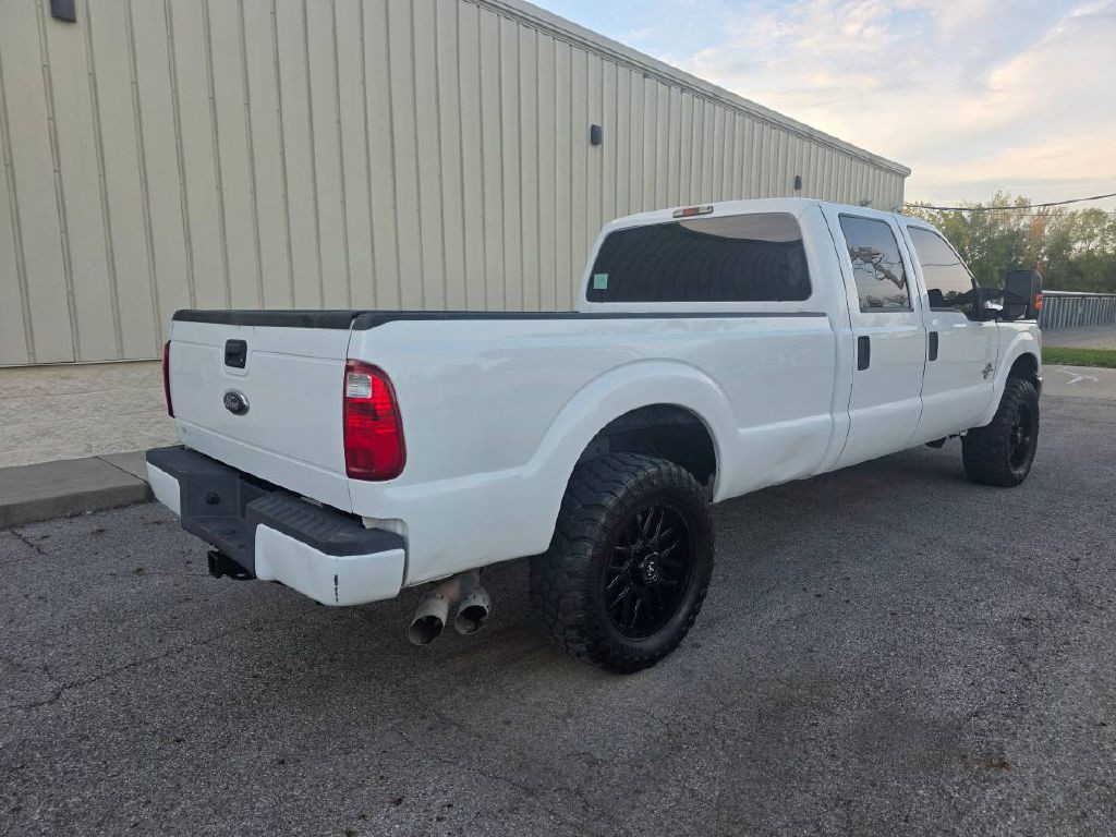 2015 Ford F-250 Image 2