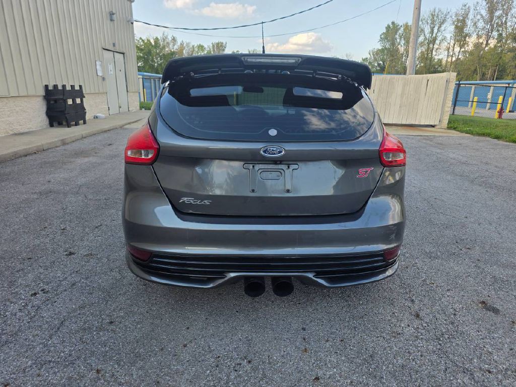 2016 Ford Focus Image 4