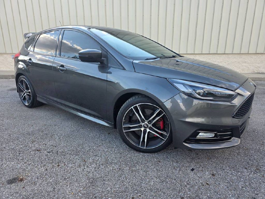 2016 Ford Focus Image 9