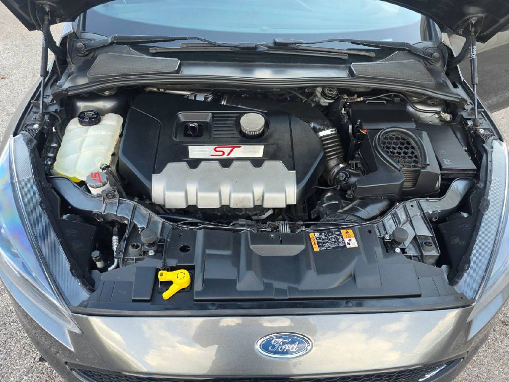 2016 Ford Focus Image 13