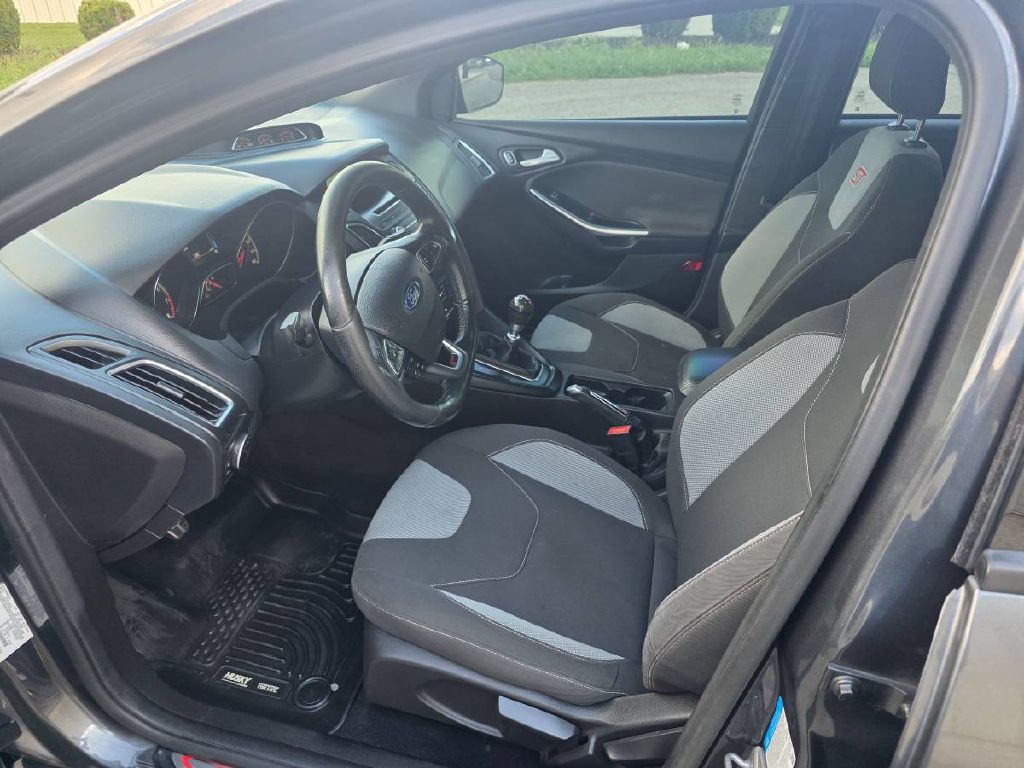 2016 Ford Focus Image 17