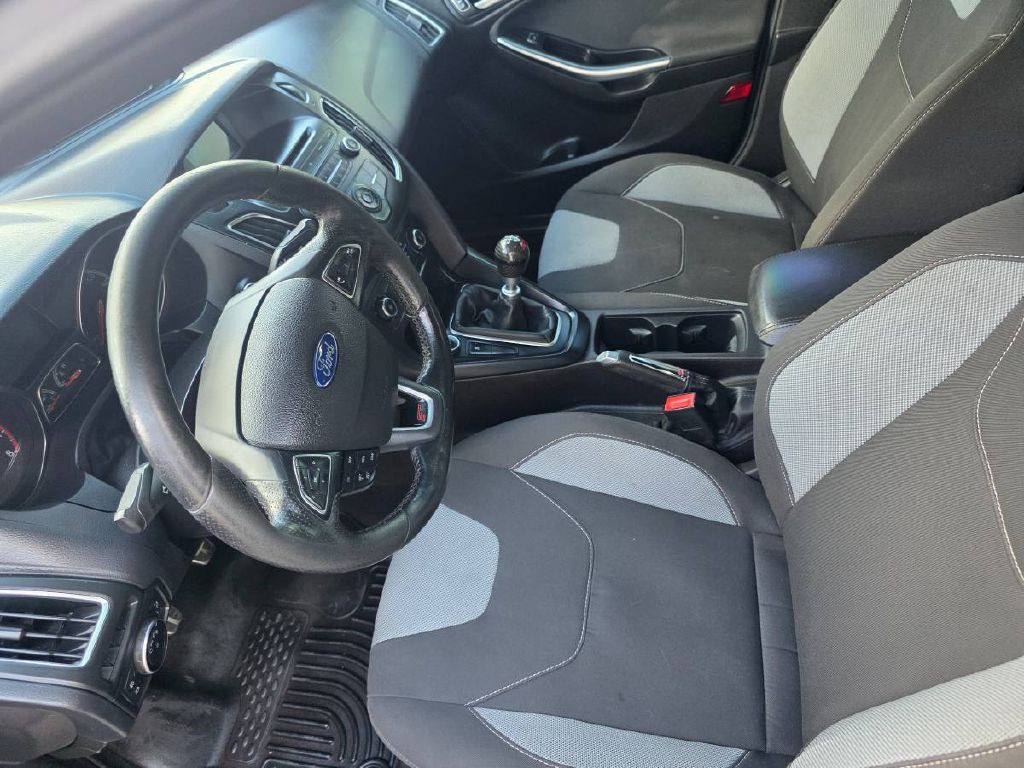 2016 Ford Focus Image 21
