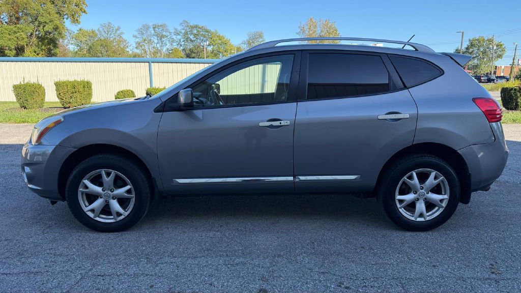 2011 Nissan Rogue Image 2