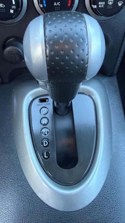 2011 Nissan Rogue Image 22