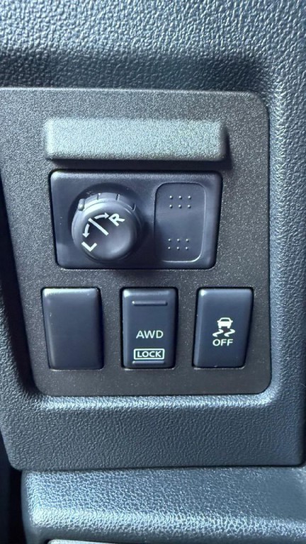2011 Nissan Rogue Image 25