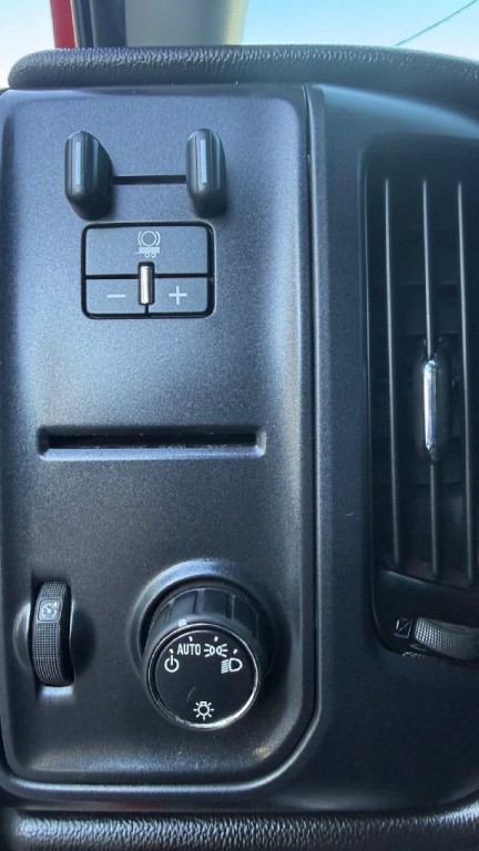 2015 Chevrolet Silverado 1500 Image 20