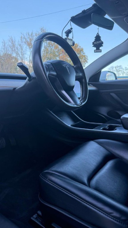 2020 Tesla Model 3 Image 9