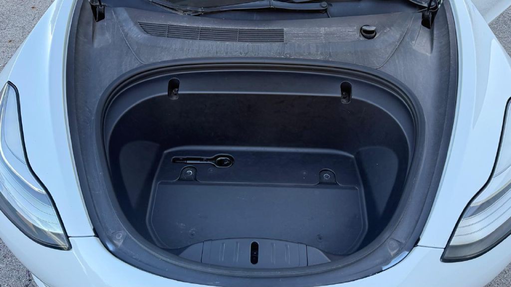 2020 Tesla Model 3 Image 21
