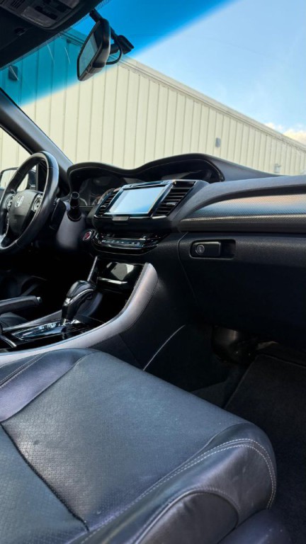 2016 Honda Accord Image 15