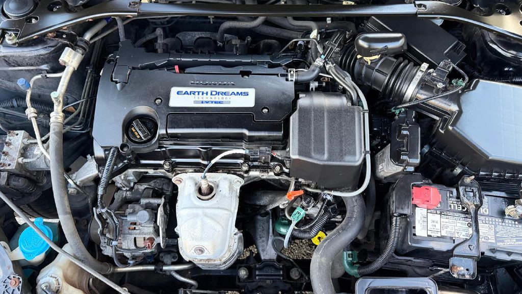 2016 Honda Accord Image 17