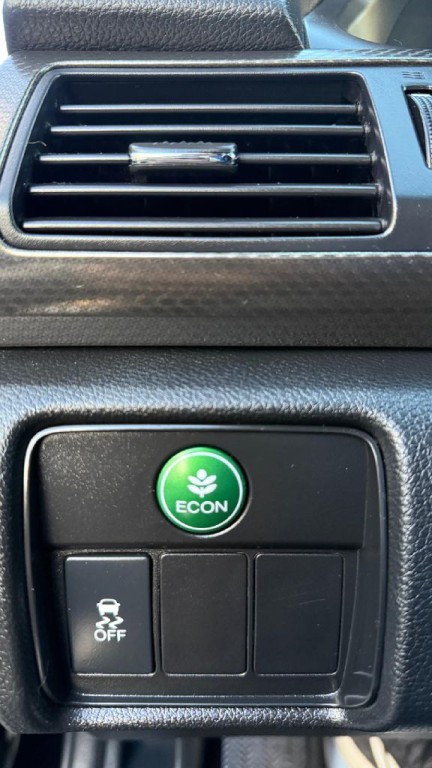 2016 Honda Accord Image 18